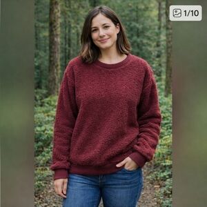😍 Cozy Burgundy Sweater 💖